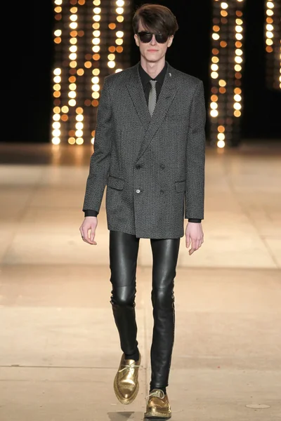 Look 49